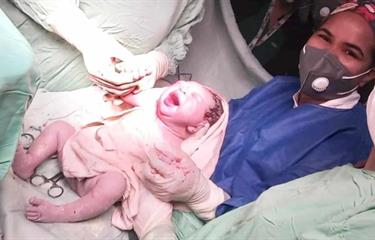 Primer bebé del 2026 en República Dominicana: más allá del titular, una menor de 16 años dio a luz