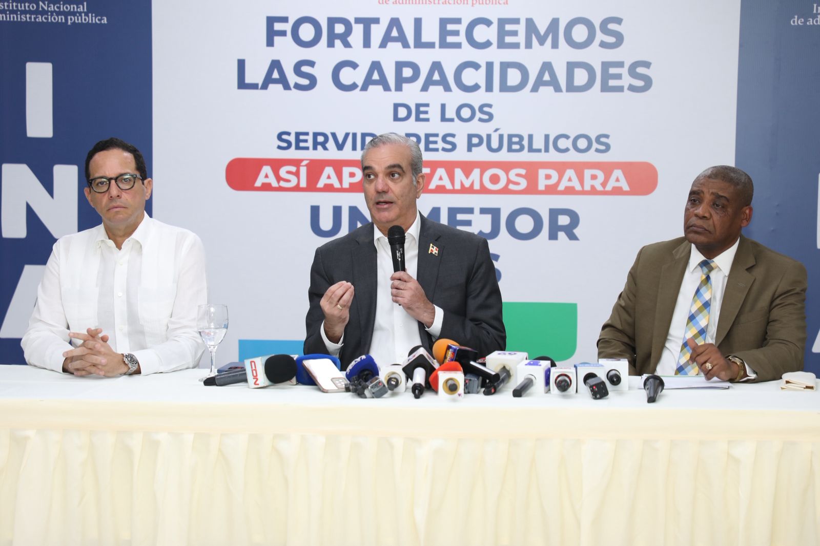 Presidente Abinader impulsa el relanzamiento del INAP para fortalecer la formación de los servidores públicos y modernizar el Estado