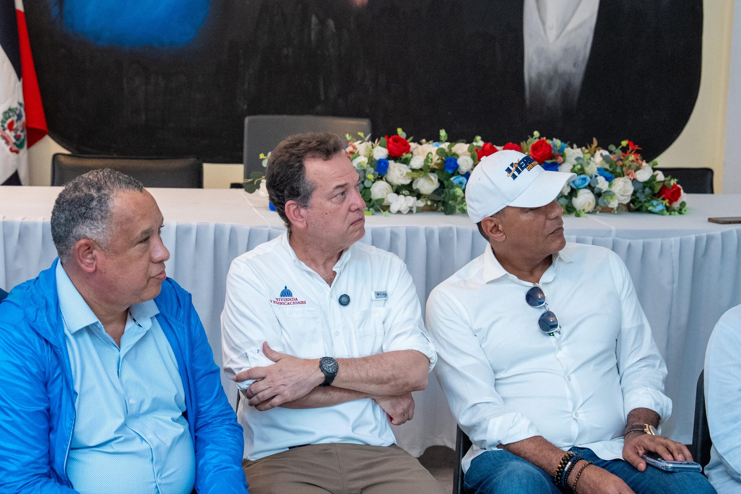 Ministro Ito Bisonó se traslada a Gaspar Hernández tras desbordamiento del río Joba