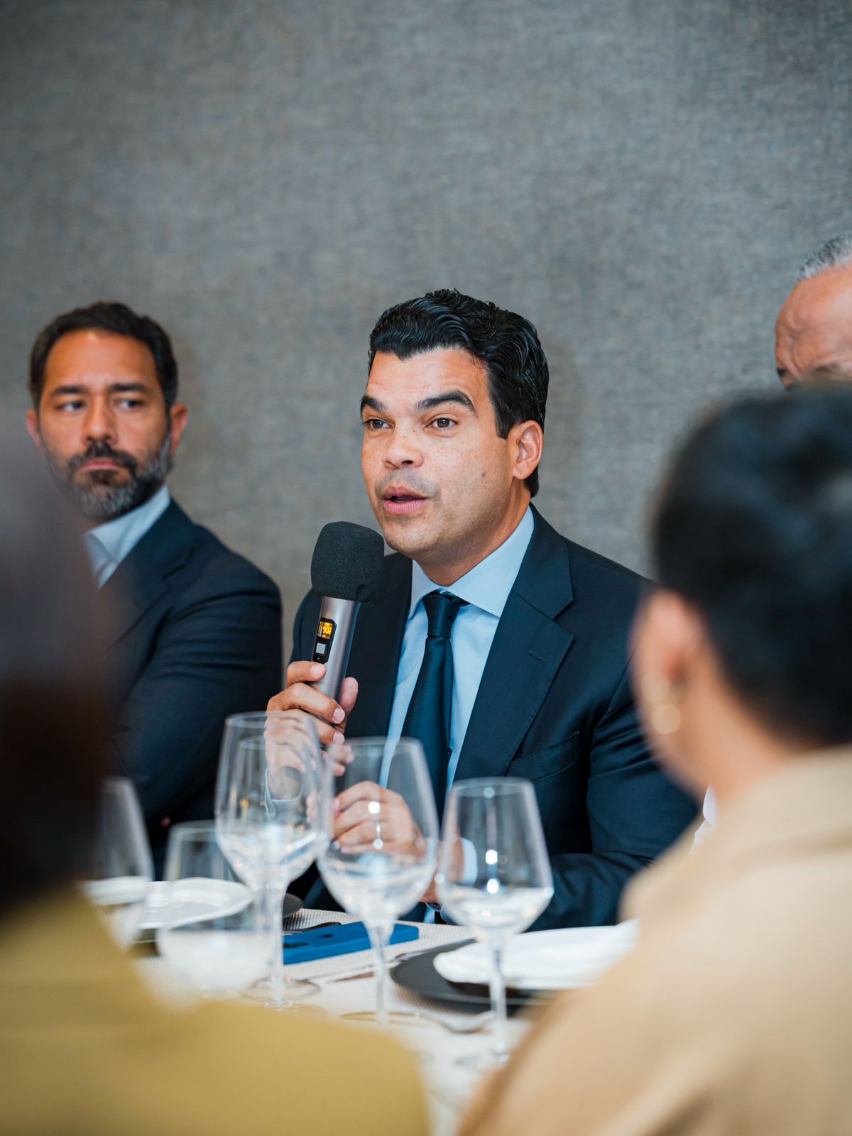 Arnaud fija postura: no está en campaña presidencial