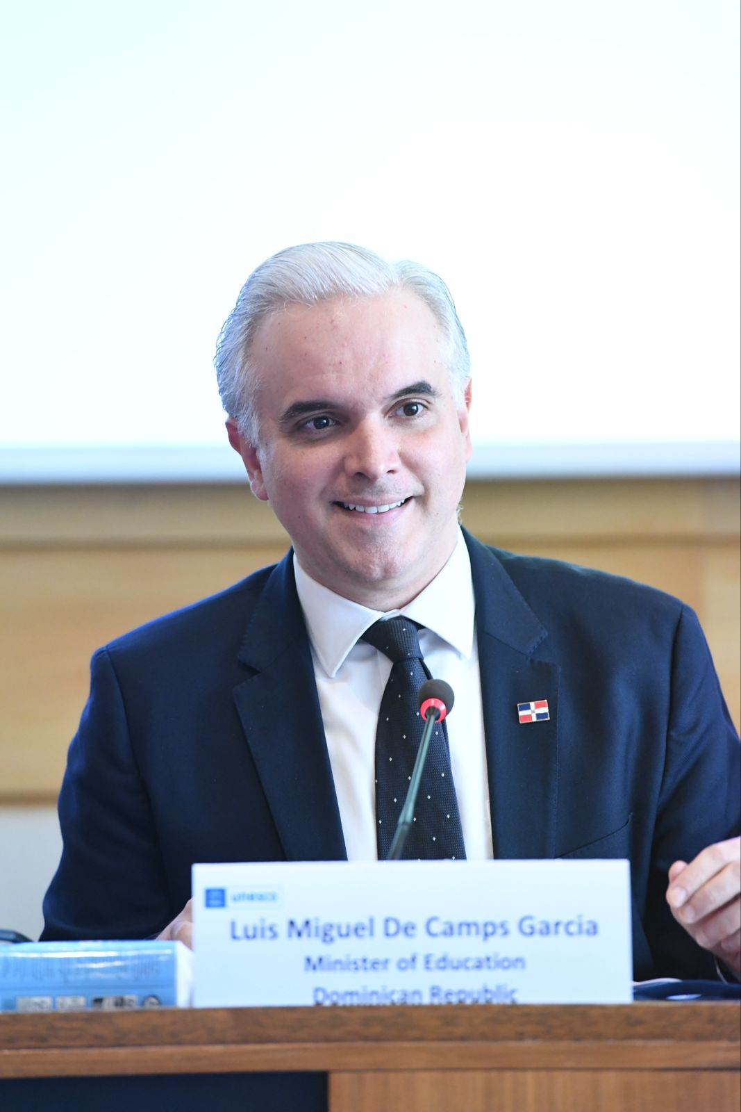 De Camps posiciona a RD en la UNESCO con estrategia digital que transformará la educación