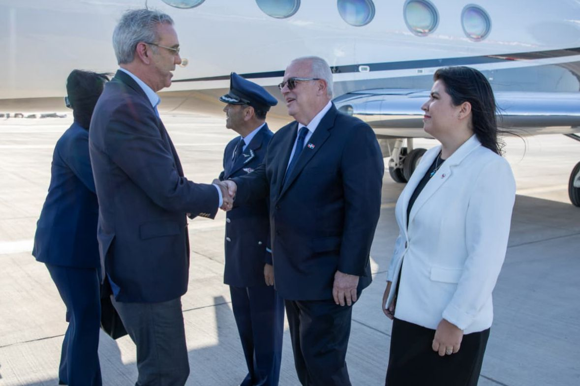 Abinader llega a Chile para participar en la investidura presidencial de José Antonio Kast