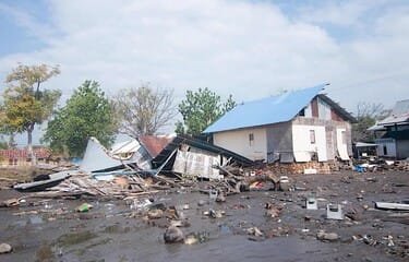 cerca-de-medio-centenar-de-muertos-tras-terremoto-en-indonesia-7730c980-focus-0-0-375-240