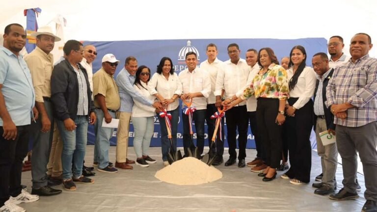 inician-7-multiusos-en-la-region-sur-inversion-de-rd200-millones-e0c02a03-focus-0-0-896-504