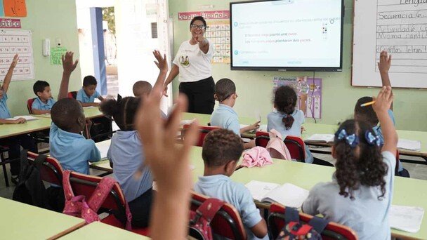 minerd-confirma-disponibilidad-de-docentes-en-republica-dominicana-ea5028f1-focus-0-0-608-342