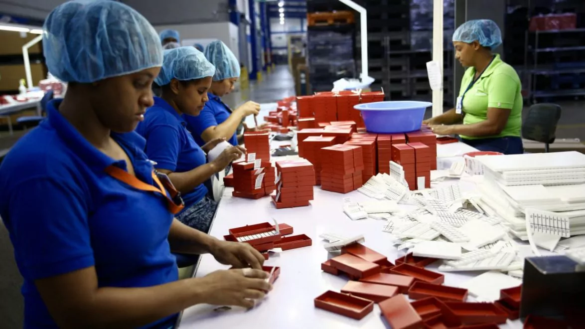ocupacion-laboral-alcanza-5-27-millones-en-rd-y-suma-147456-nuevos-empleos-en-u-20260920-154942-WUsa