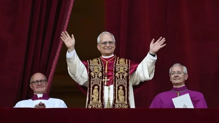 08ef29802837f5cd38a97ec707fcea-vatican-conclave-2025-1.jpg