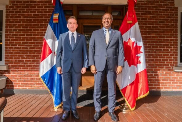 Canciller dominicano llega a Canadá en visita histórica tras más de 20 años sin una misión similar