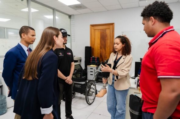 Un proyecto dominicano de prótesis 3D gana reconocimiento: ITLA conquista premio de ingeniería