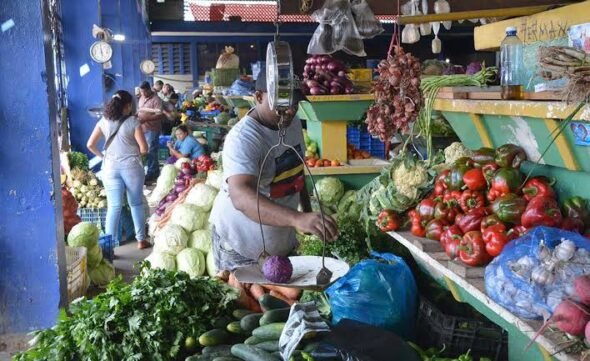 La inflación sigue por encima del rango meta: transporte y alimentos empujan los precios en RD